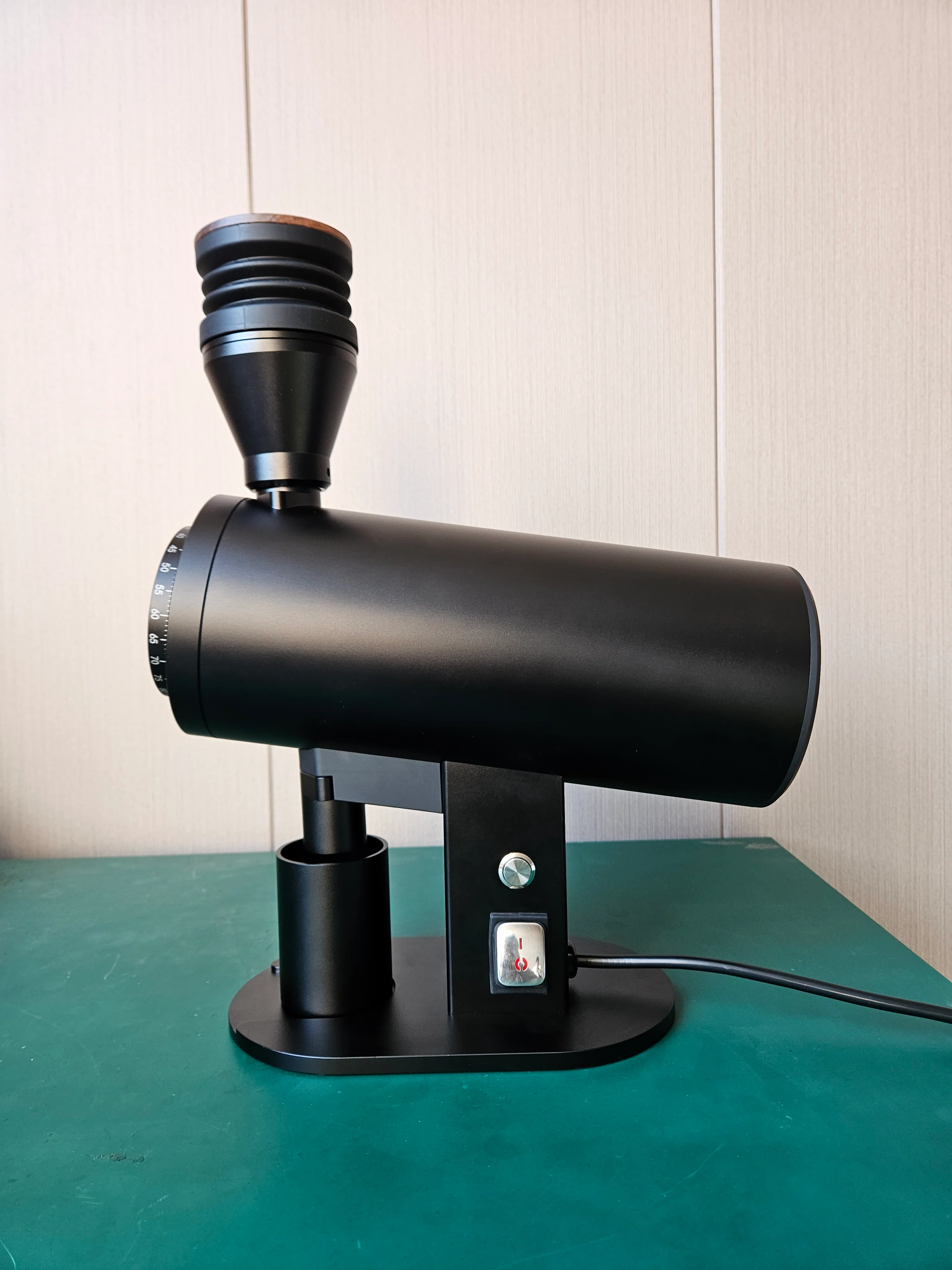 DF83V Variable Speed Coffee Grinder - Image 11